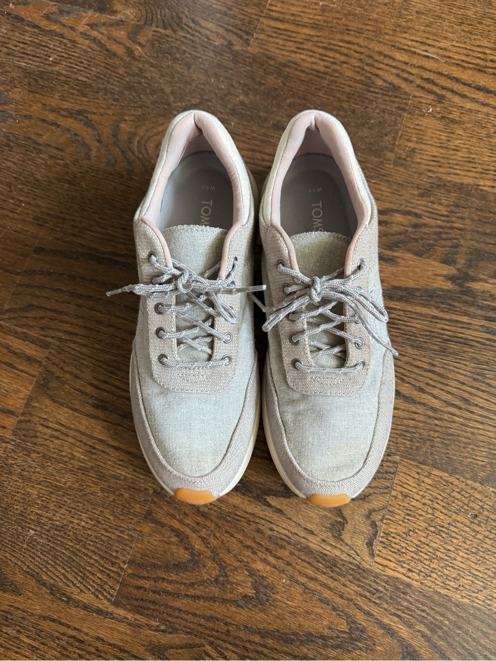 Toms sneakers